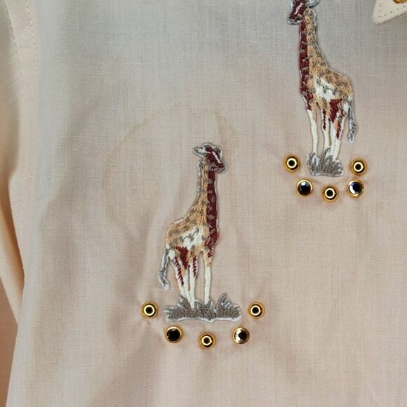 Sue Who? Originals Giraffe Button Down Collared Shirt Size Small - Picture 8 of 9